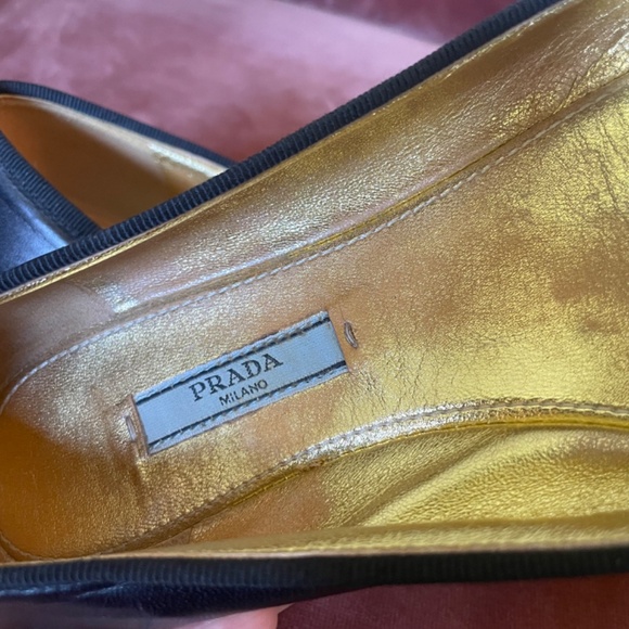 Prada pointed black leather bow flats - Picture 7 of 10